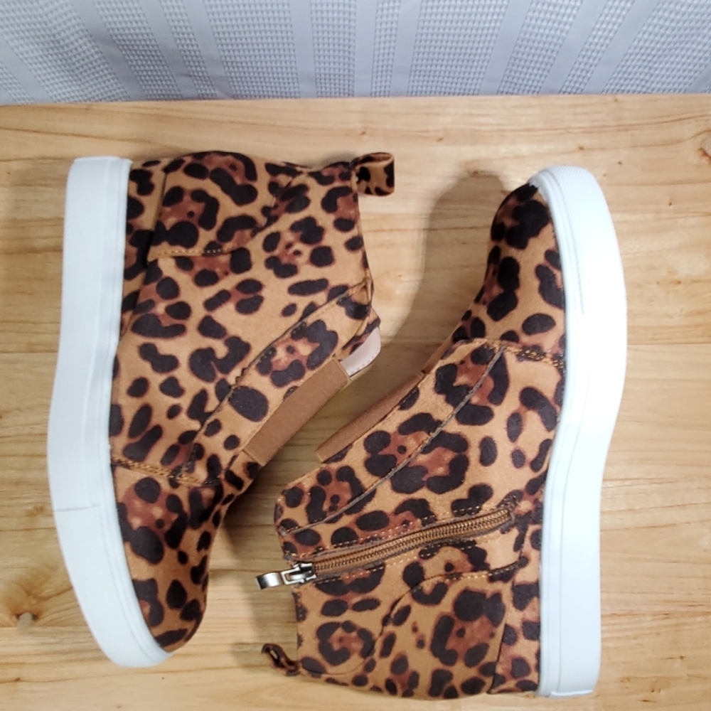 HOST PICK!! TRENDY LEOPARD HIGH TOP WEDGE SNEAKERS - Picture 3 of 7